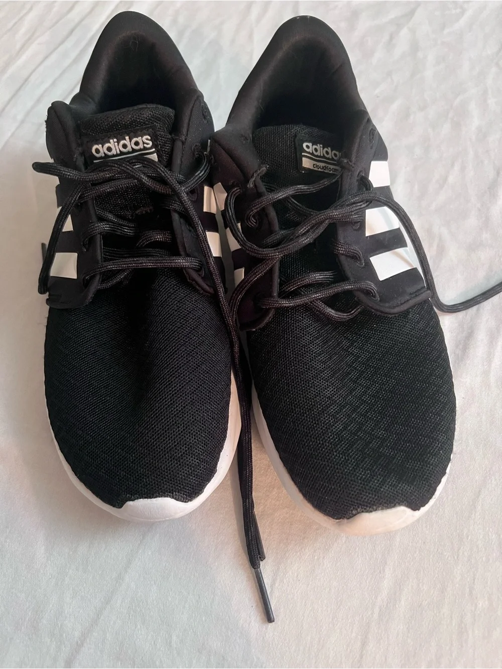 adidas Women’s Cloudfoam Lightweight Black/White Sneakers Size 8.5